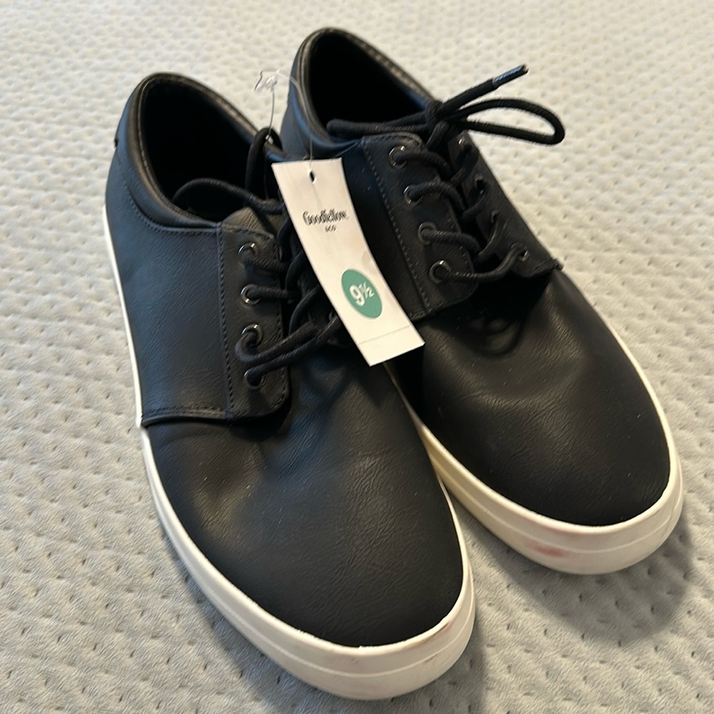 Men’s Goodfellow & co black shoes NWT size 9.5